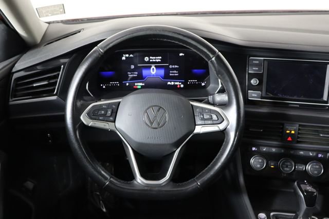 Used 2023 Volkswagen Jetta SE w/ Panoramic Sunroof Package image 8