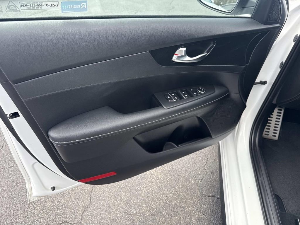 Used 2023 Kia Forte GT-Line image 17