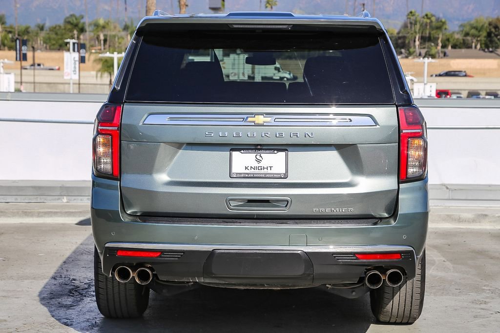 Used 2023 Chevrolet Suburban Premier image 8