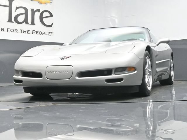 Used 2004 Chevrolet Corvette Coupe RWD image 4