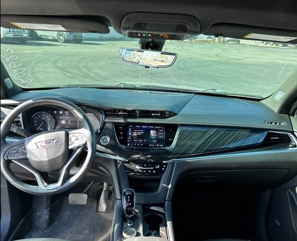 Used 2024 Cadillac XT6 Premium Luxury w/ Technology Package image 6