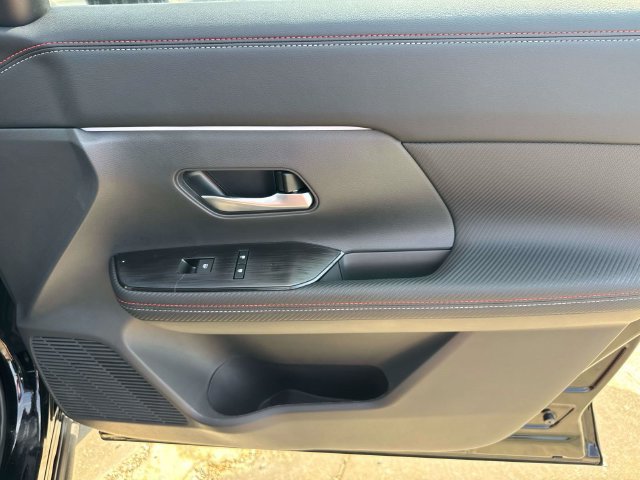 New 2027 Nissan Kicks SR FWD image 16