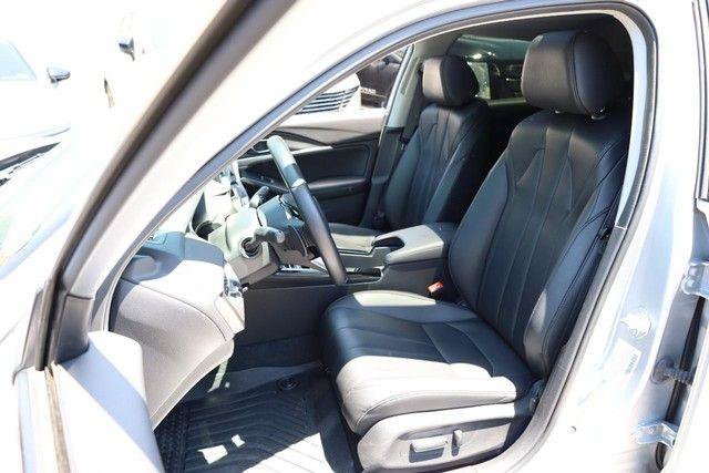 Used 2025 Acura Integra FWD image 8