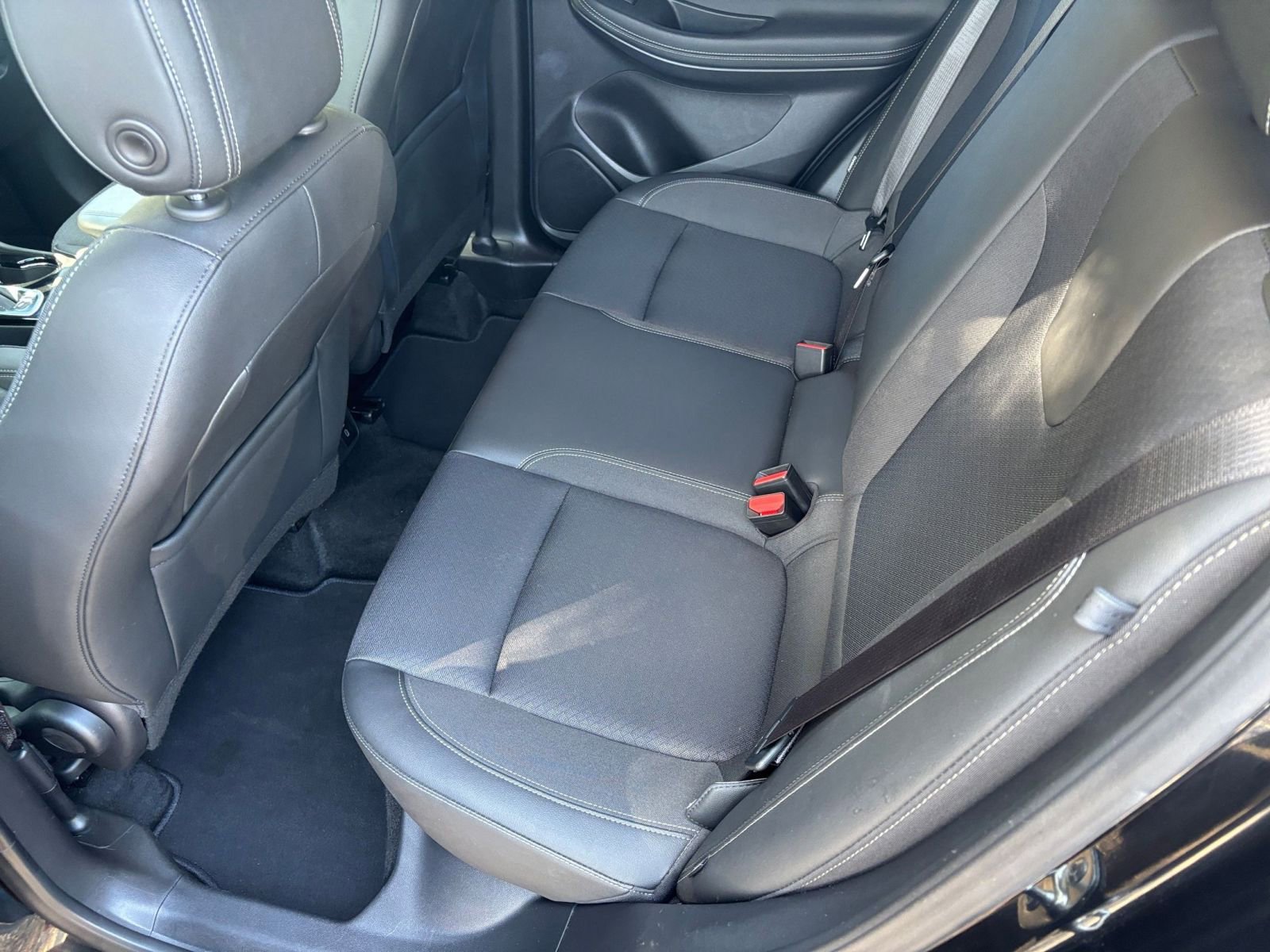 Used 2025 Buick Encore GX Preferred image 27