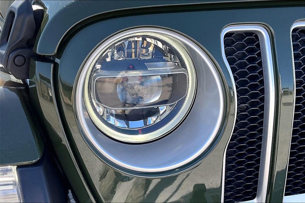 Used 2022 Jeep Wrangler Unlimited Sahara w/ LED Lighting Group image 29