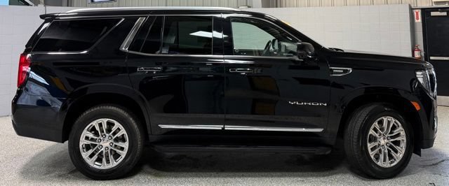 Used 2023 GMC Yukon SLT w/ SLT Premium Package AWD/4WD image 7