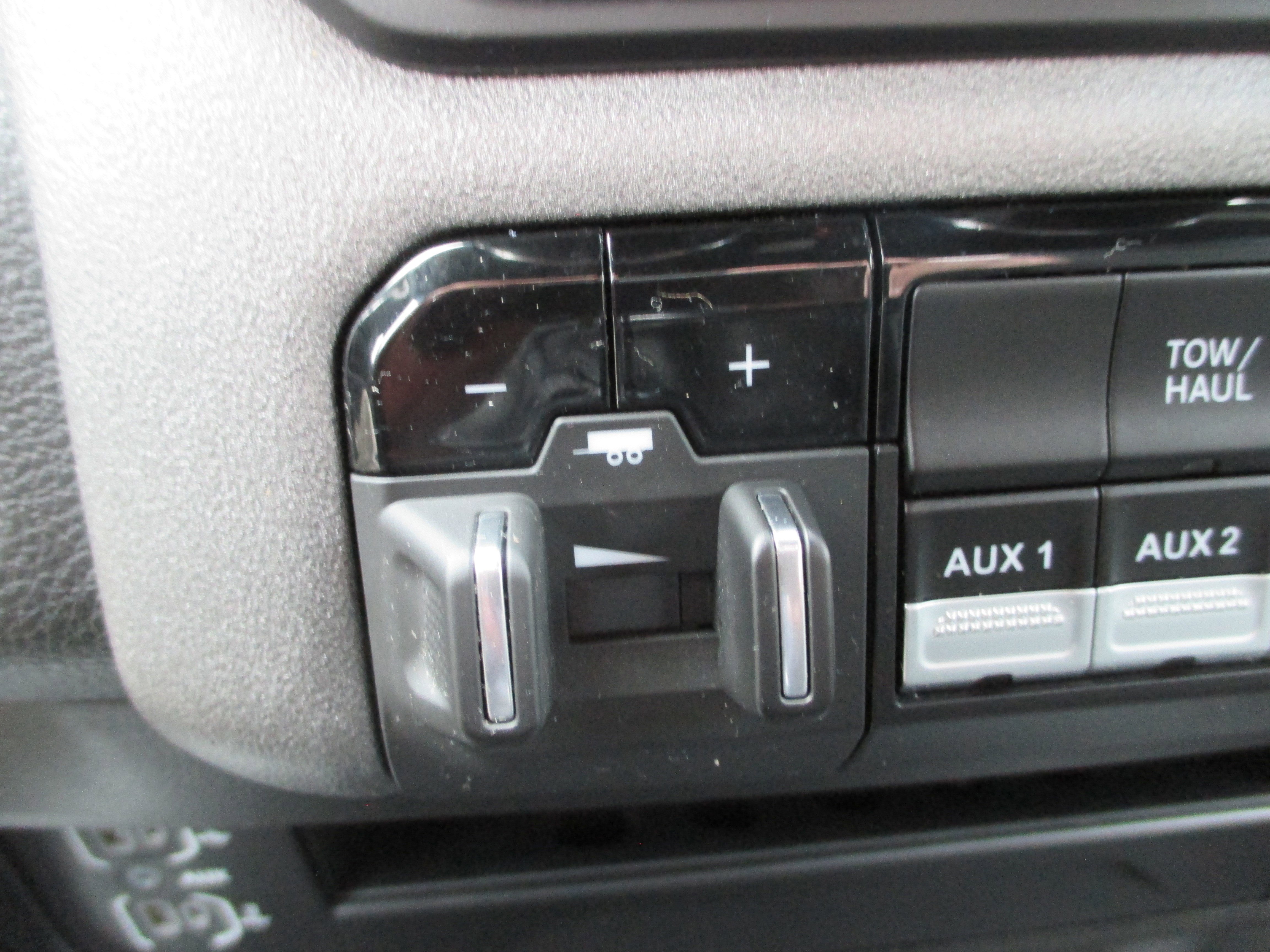Used 2024 RAM 2500 Tradesman w/ Chrome Appearance Group AWD/4WD image 19