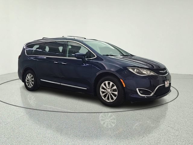 Used 2019 Chrysler Pacifica Touring-L FWD image 8