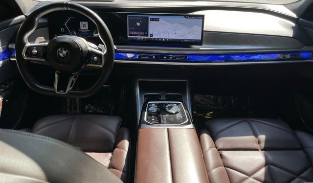 Used 2023 BMW 740i w/ Parking Assistance Package RWD image 16