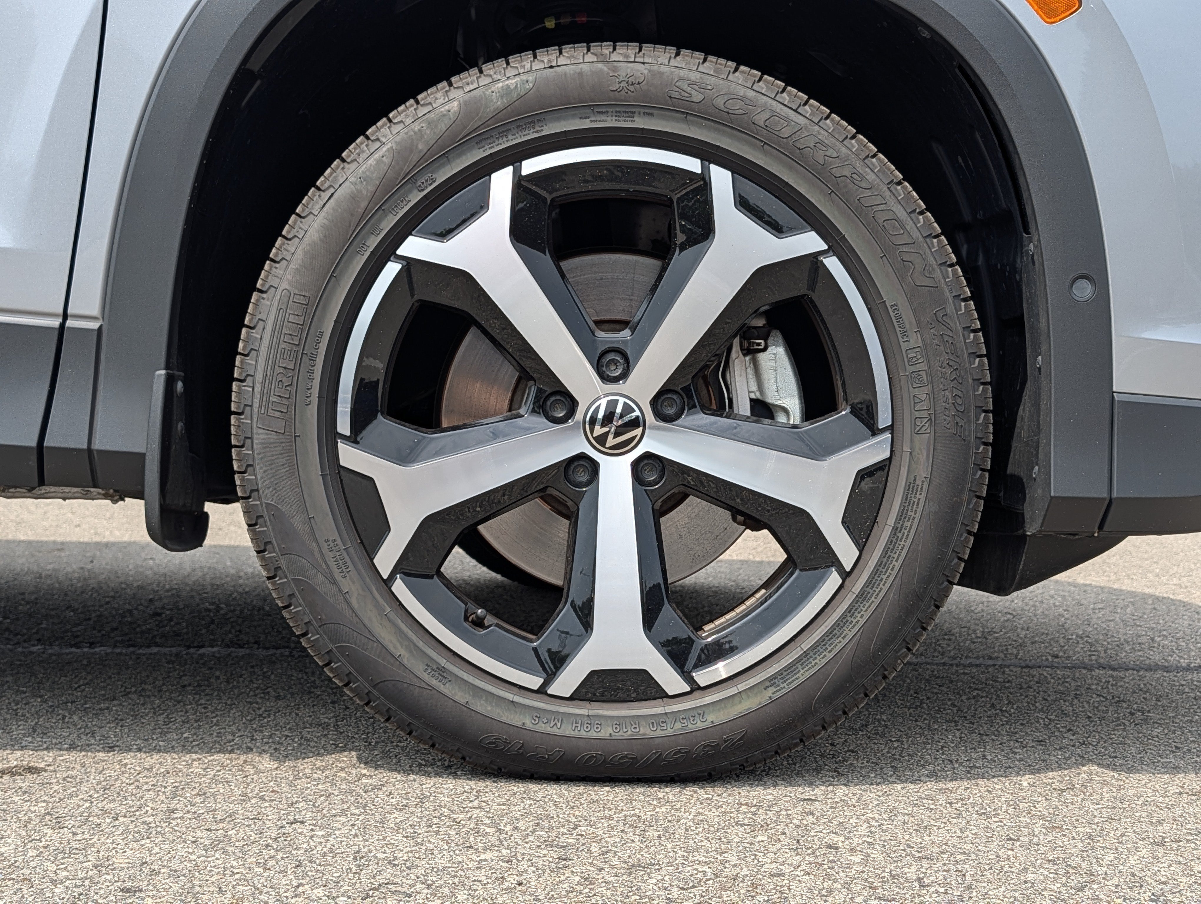 Certified 2026 Volkswagen Tiguan SE AWD/4WD image 11