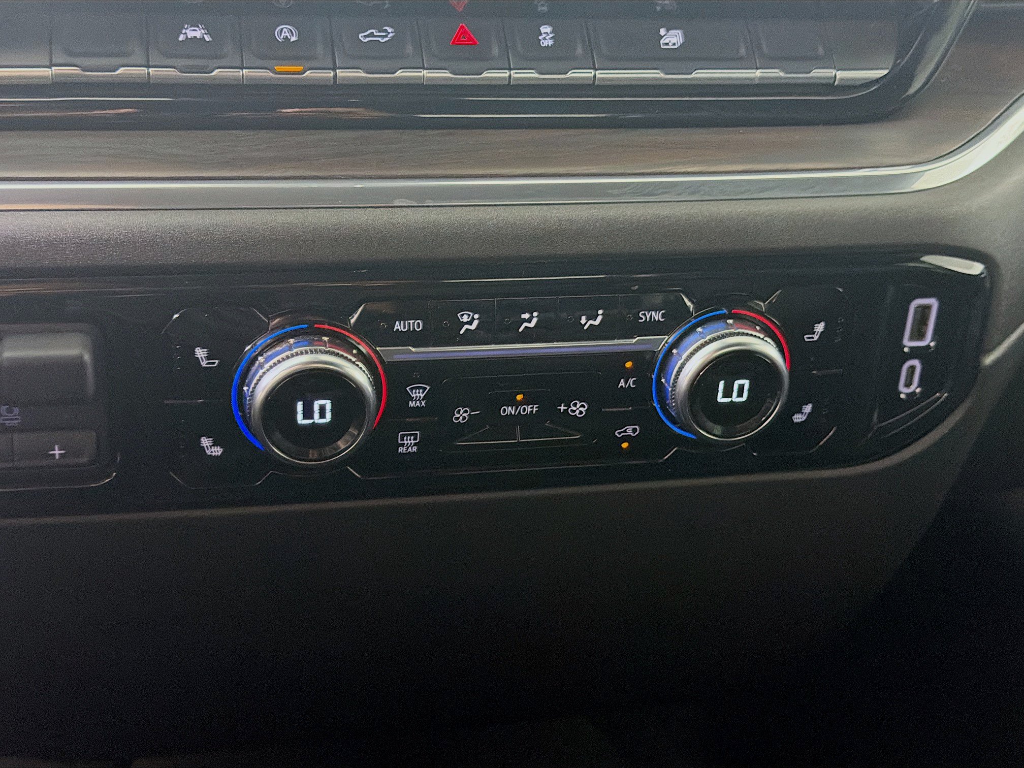 Used 2025 GMC Sierra 1500 SLT RWD image 24