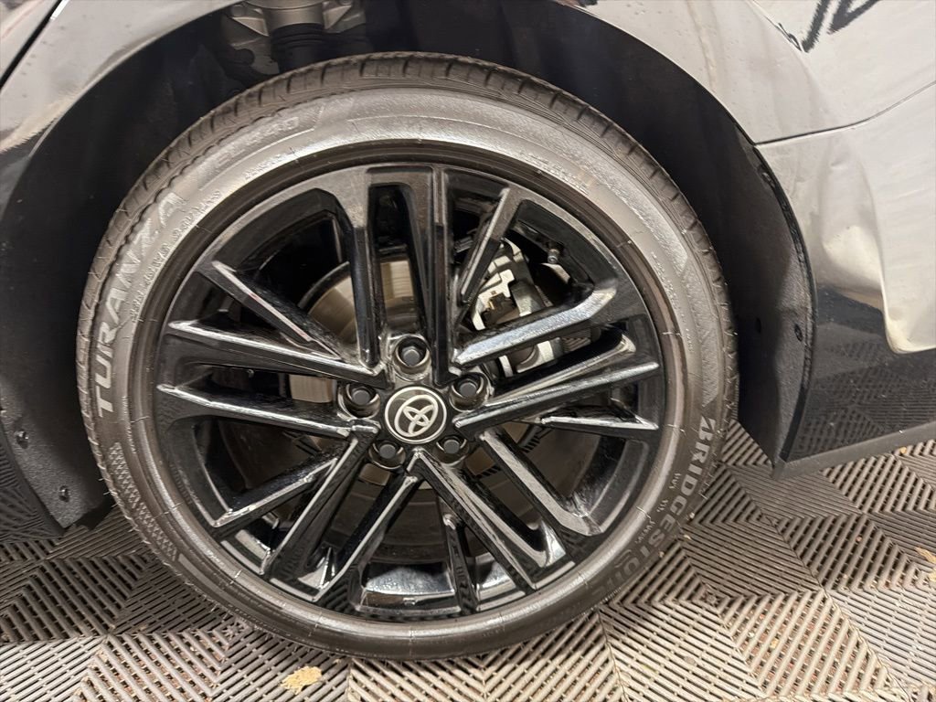 Used 2025 Toyota Camry SE image 33