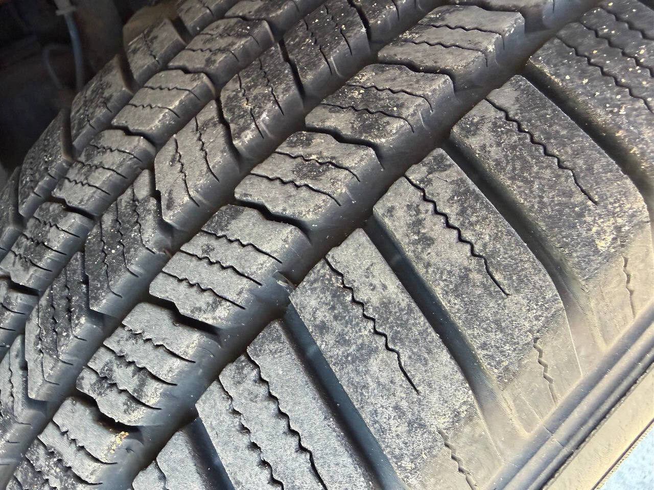 Used 2005 Ford Explorer Eddie Bauer AWD/4WD image 24