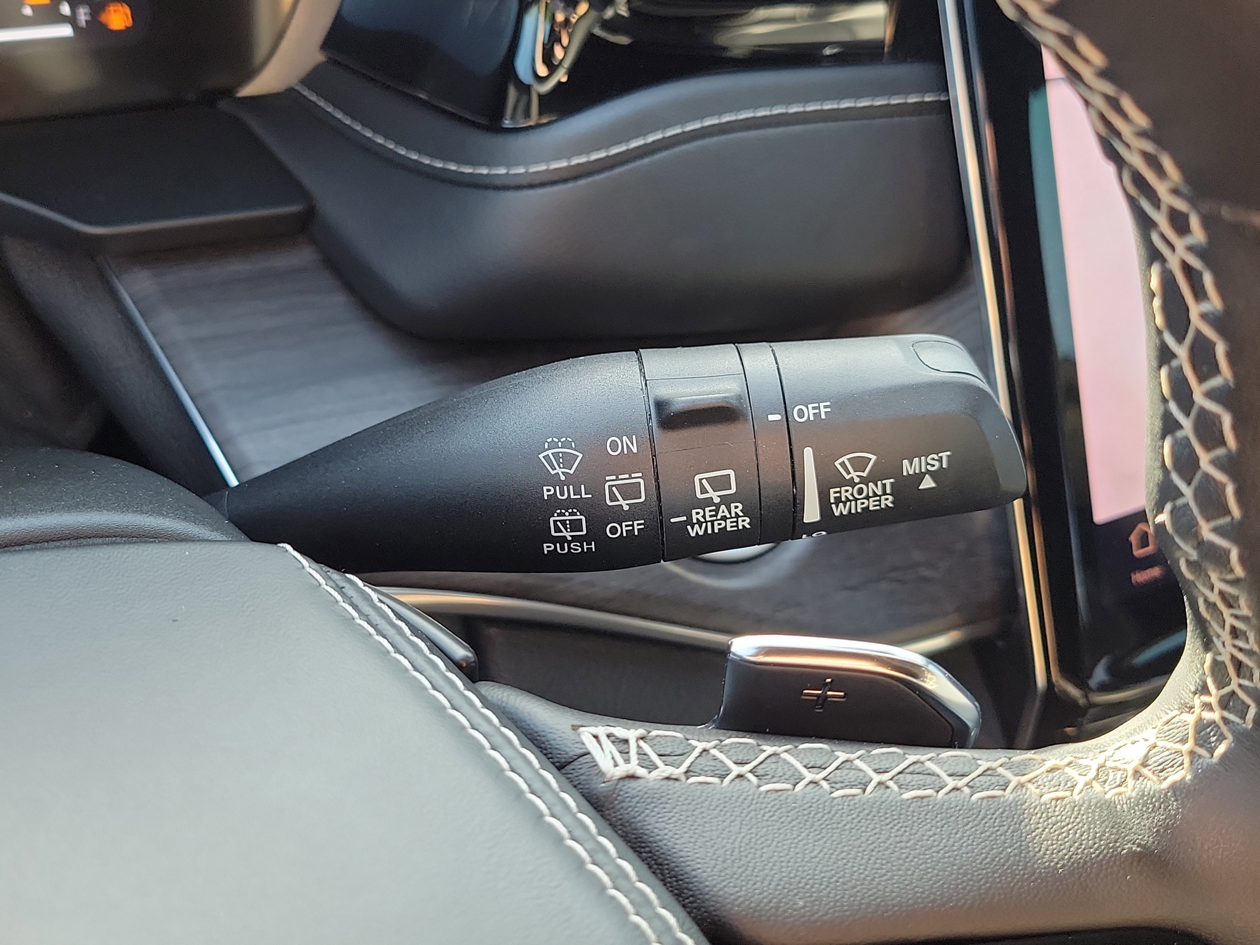 Used 2023 Jeep Grand Cherokee Overland w/ Adv Protech Group III image 33