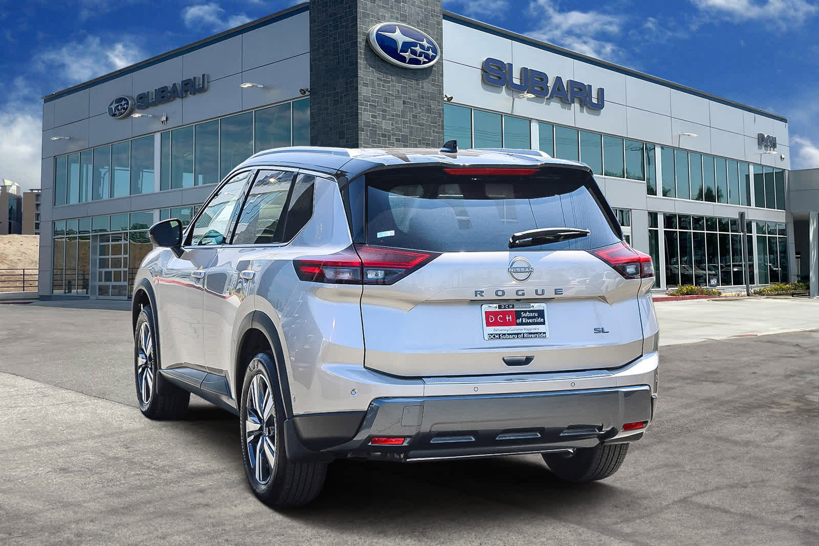 Used 2025 Nissan Rogue SL w/ SL Premium Package image 6