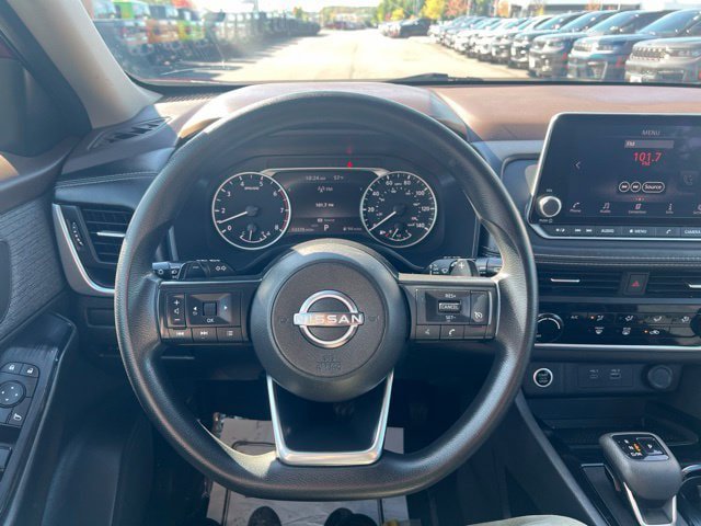 Used 2023 Nissan Rogue S AWD/4WD image 13