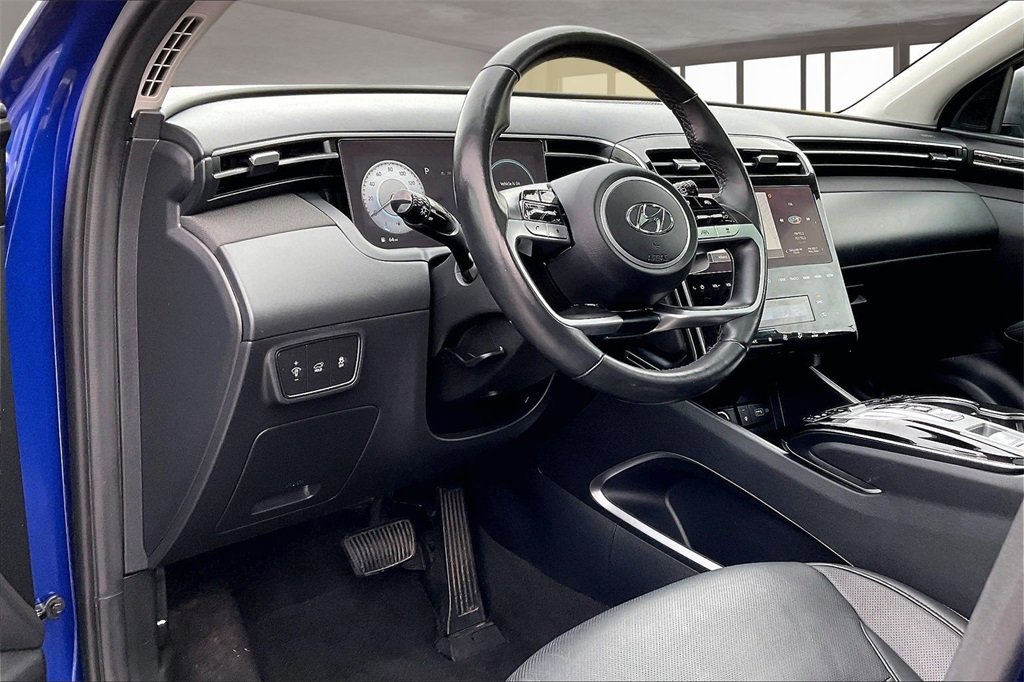 Used 2023 Hyundai Tucson Limited image 16