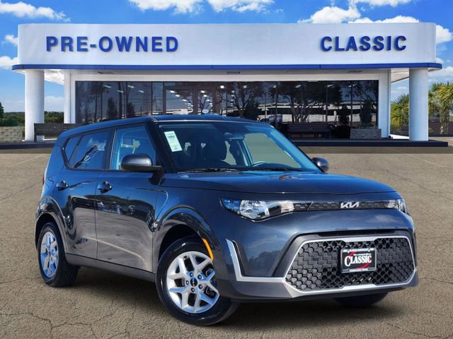 Used 2025 Kia Soul LX w/ LX Technology Package FWD image 1
