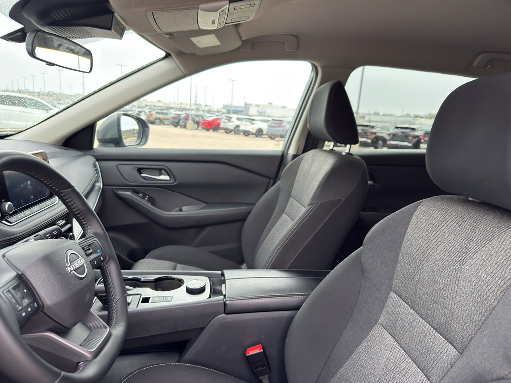 Certified 2025 Nissan Rogue SV AWD/4WD image 26