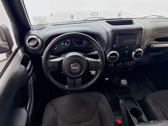 Used 2017 Jeep Wrangler Unlimited Rubicon w/ Connectivity Group image 20