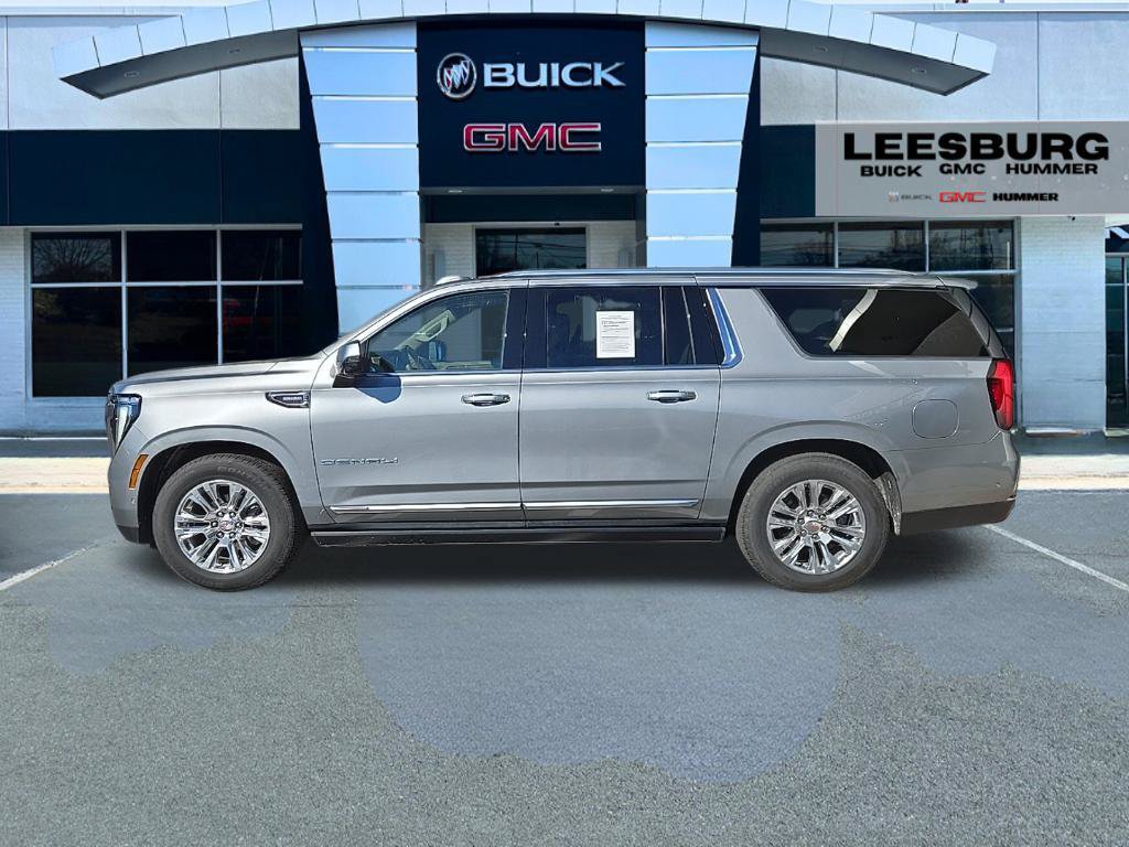 Used 2025 GMC Yukon XL Denali w/ Advanced Technology Package AWD/4WD image 4