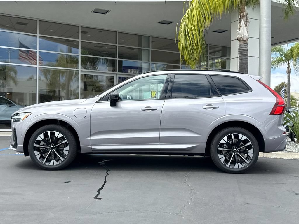 New 2026 Volvo XC60 T8 Plus w/ Climate Package PRO AWD/4WD image 2