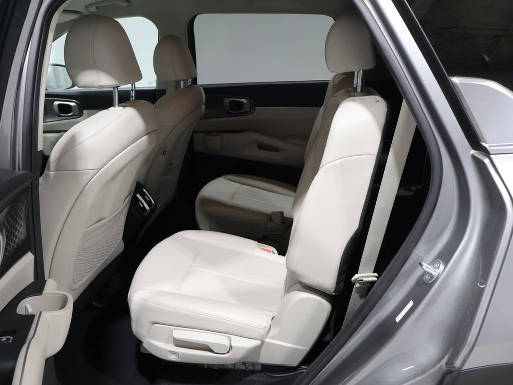 Used 2023 Kia Sorento EX AWD/4WD image 18