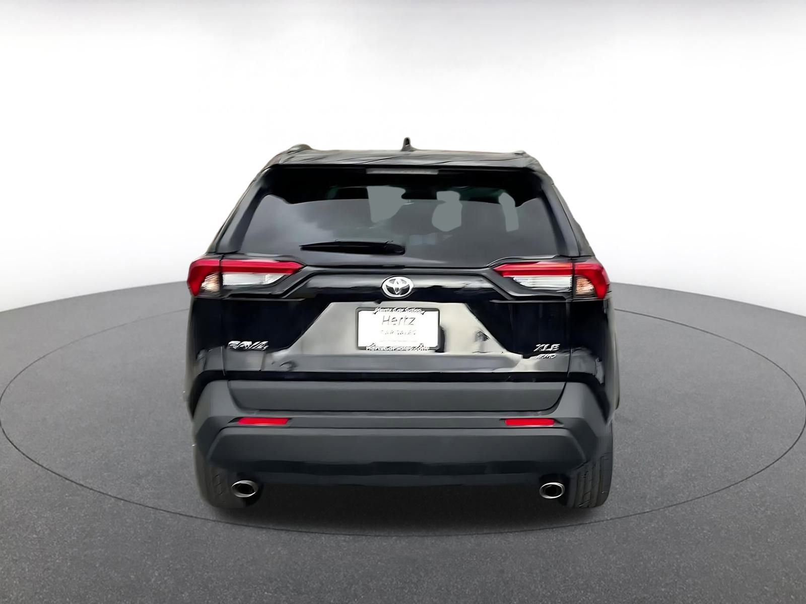 Used 2025 Toyota RAV4 XLE image 12