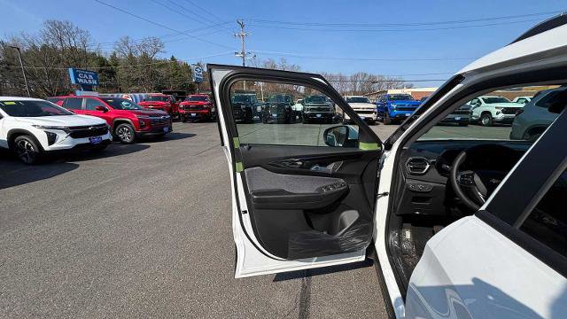 New 2026 Chevrolet TrailBlazer LT w/ LT Cold Weather Package AWD/4WD image 24