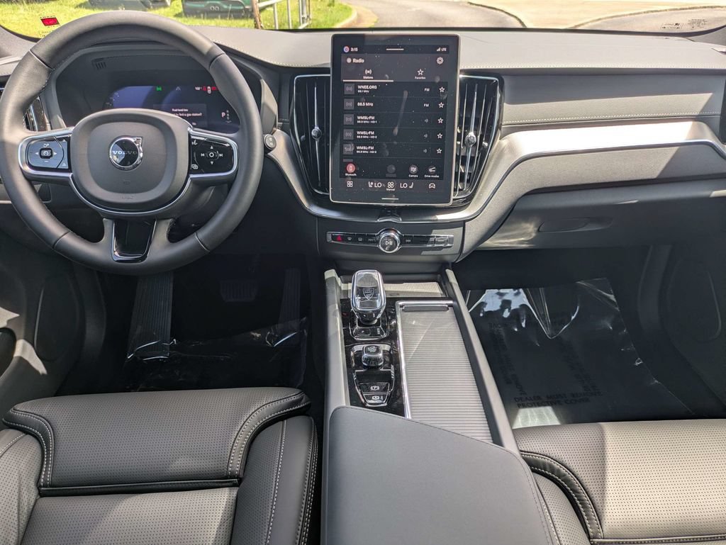 New 2026 Volvo XC60 B5 Ultra w/ Protection Package Premier AWD/4WD image 16
