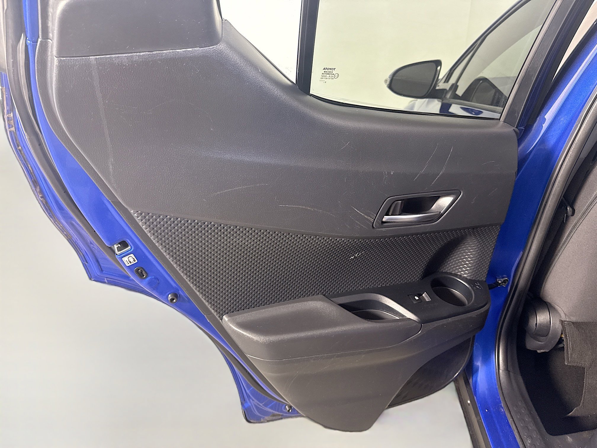 Used 2019 Toyota C-HR LE image 25