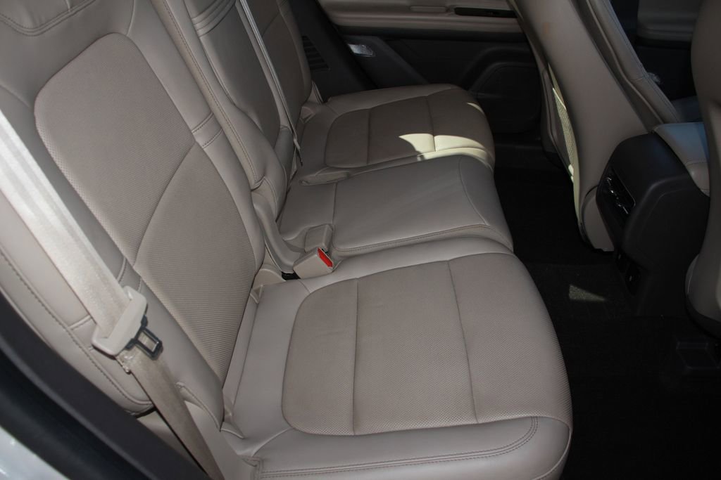 Certified 2023 Lincoln Corsair Reserve w/ Rear Removable Package Tray FWD image 21