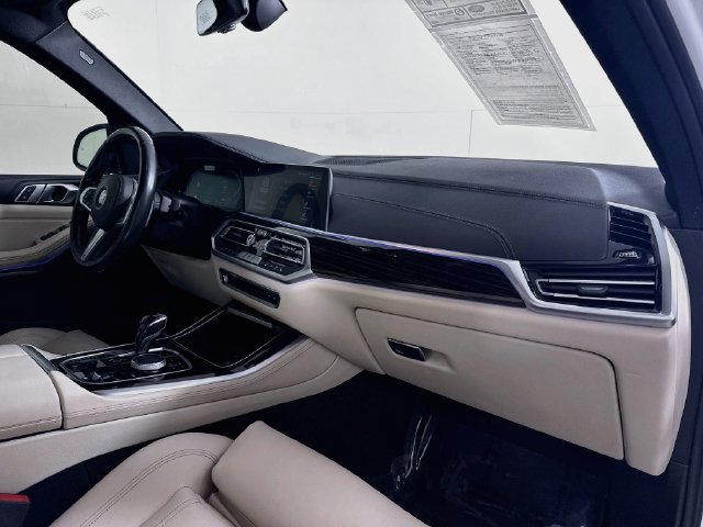 Used 2020 BMW X5 sDrive40i w/ M Sport Package RWD image 31