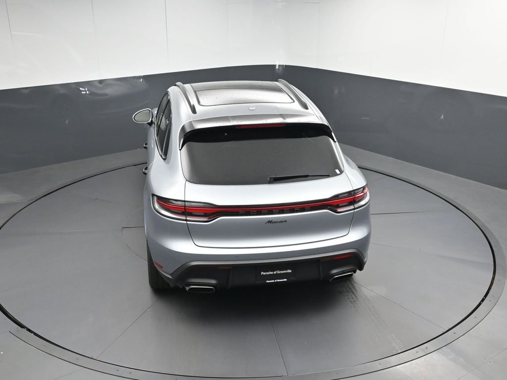 Used 2025 Porsche Macan image 36