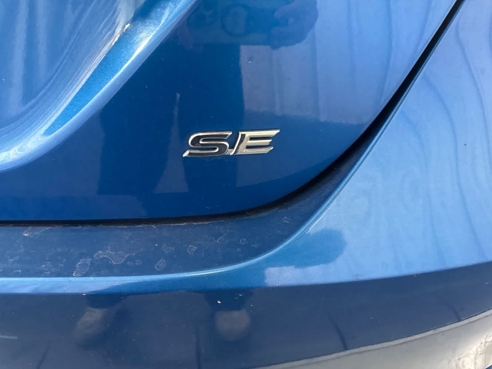 Used 2019 Toyota Camry SE w/ Carpet Mat Package FWD image 15
