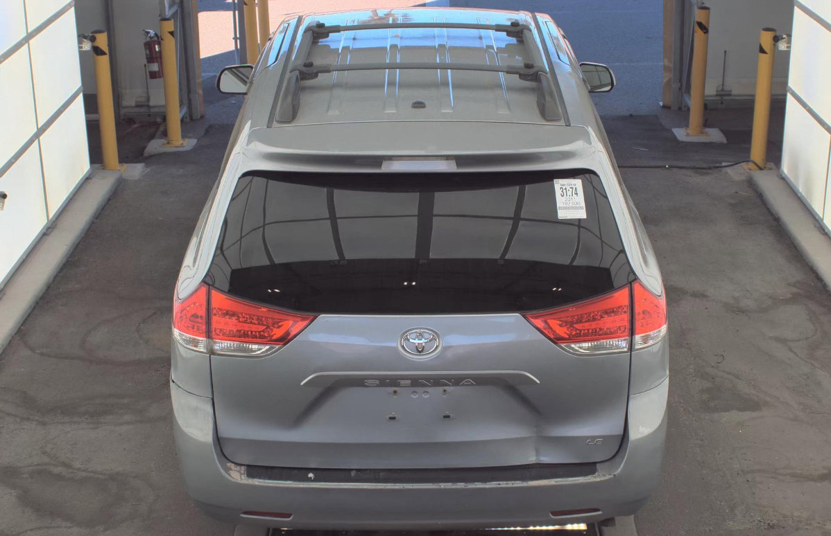 Used 2011 Toyota Sienna LE image 5