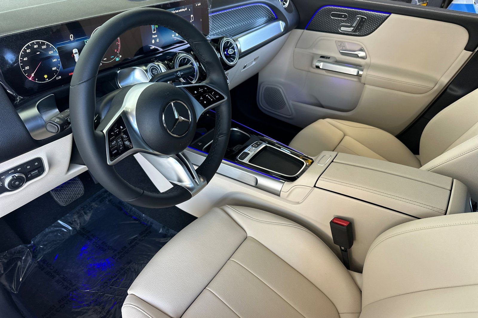 New 2025 Mercedes-Benz GLB 250 image 16