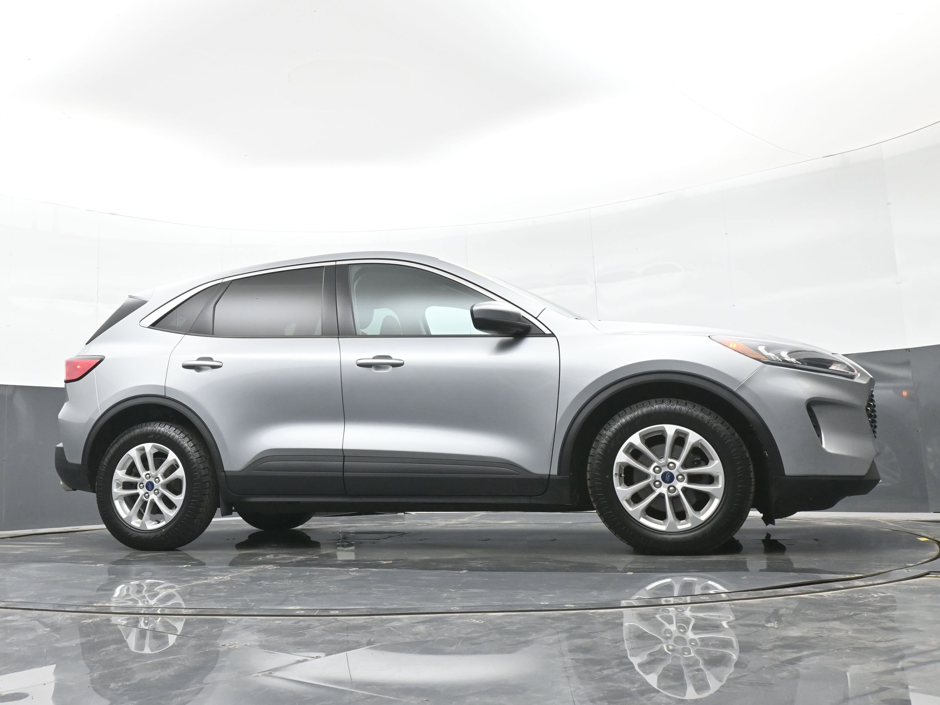 Used 2021 Ford Escape SE image 41