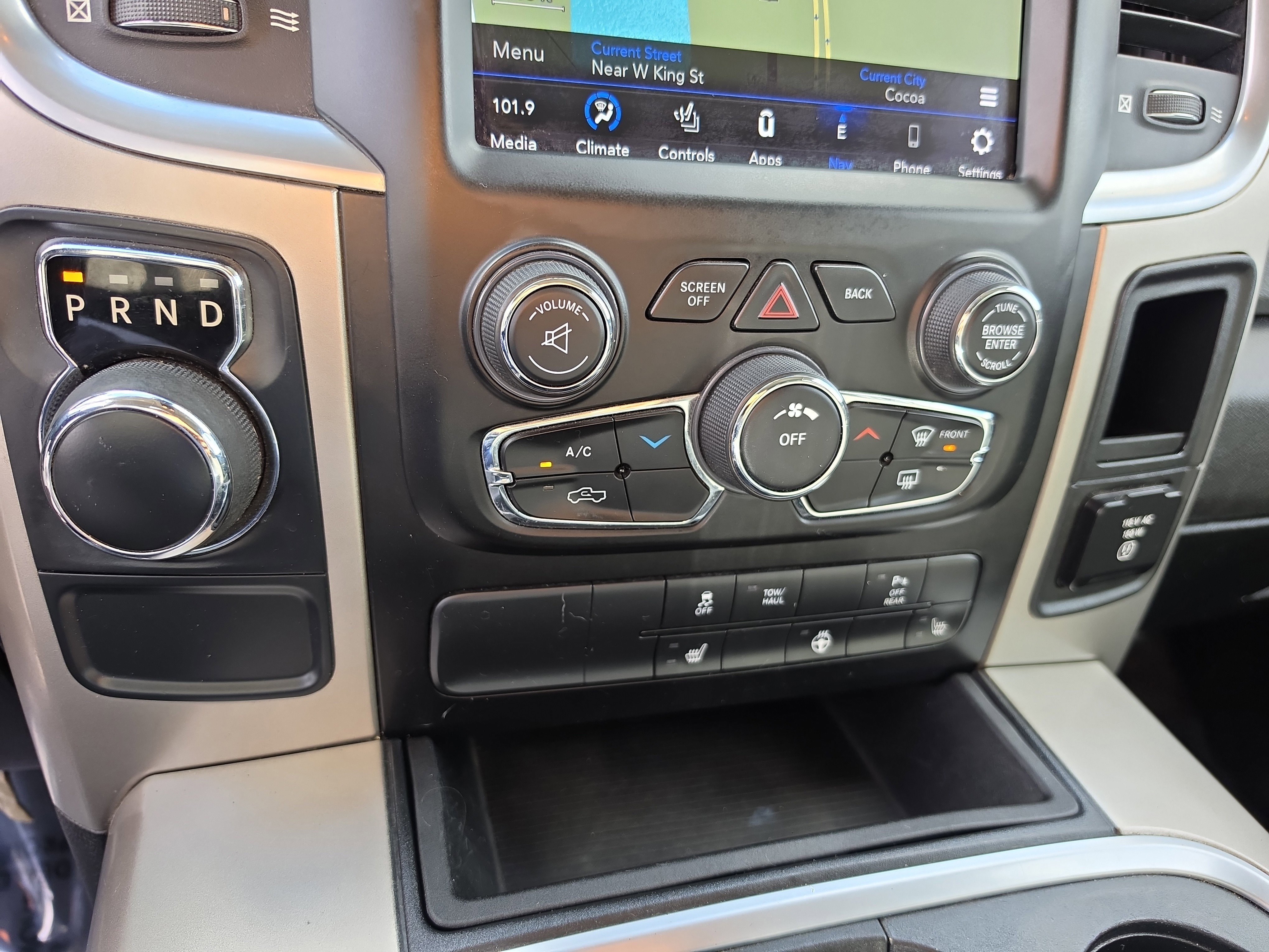Used 2020 RAM 1500 Classic SLT w/ Luxury Group RWD image 26