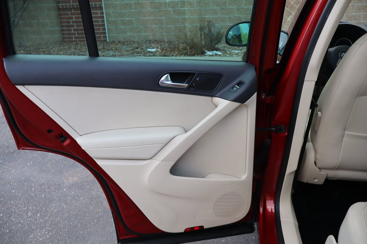 Used 2012 Volkswagen Tiguan S image 18