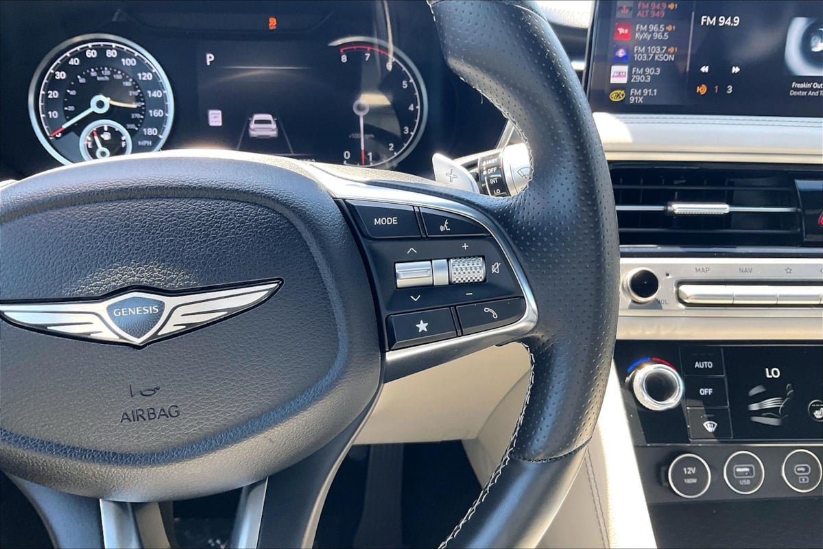 Used 2025 Genesis G70 2.5T RWD image 16
