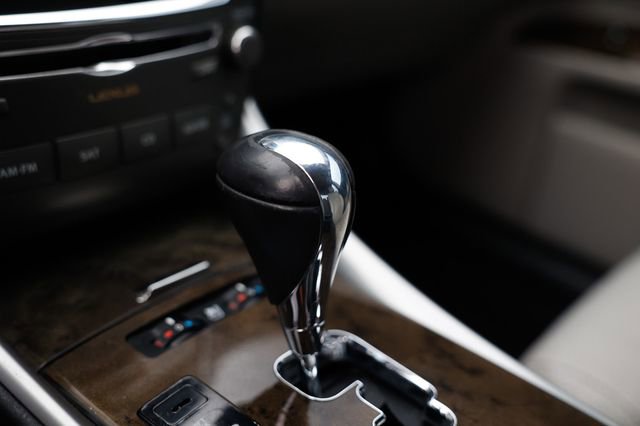 Used 2011 Lexus IS 350 4dr Sedan RWD image 45