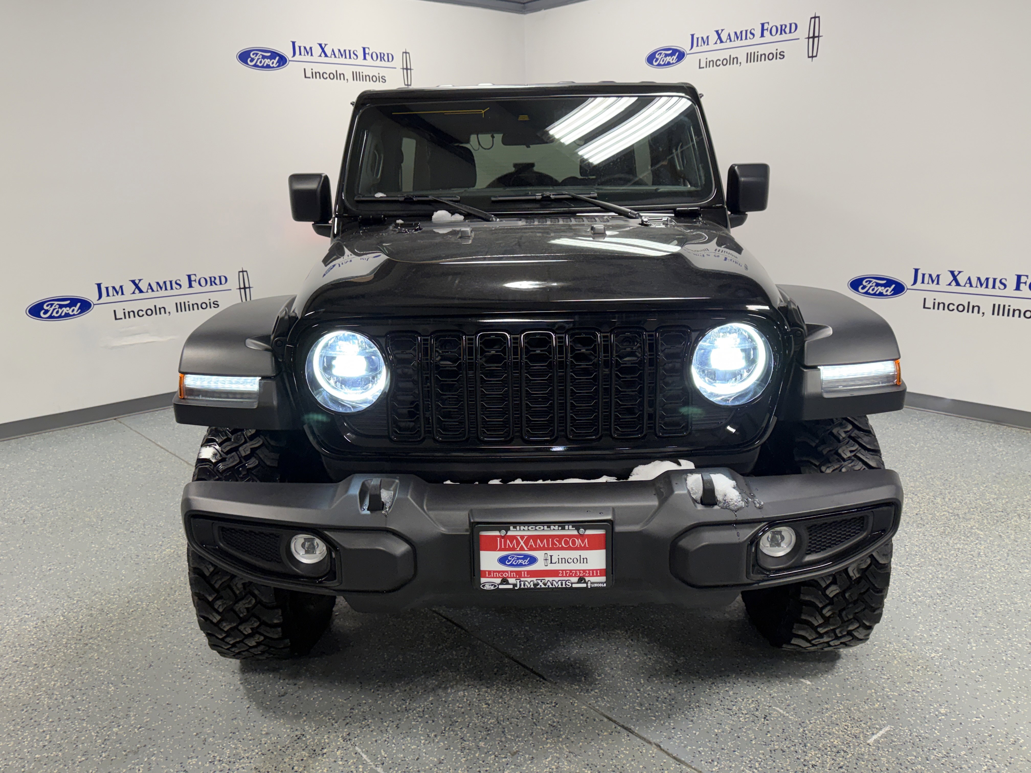 Used 2024 Jeep Wrangler Willys image 2