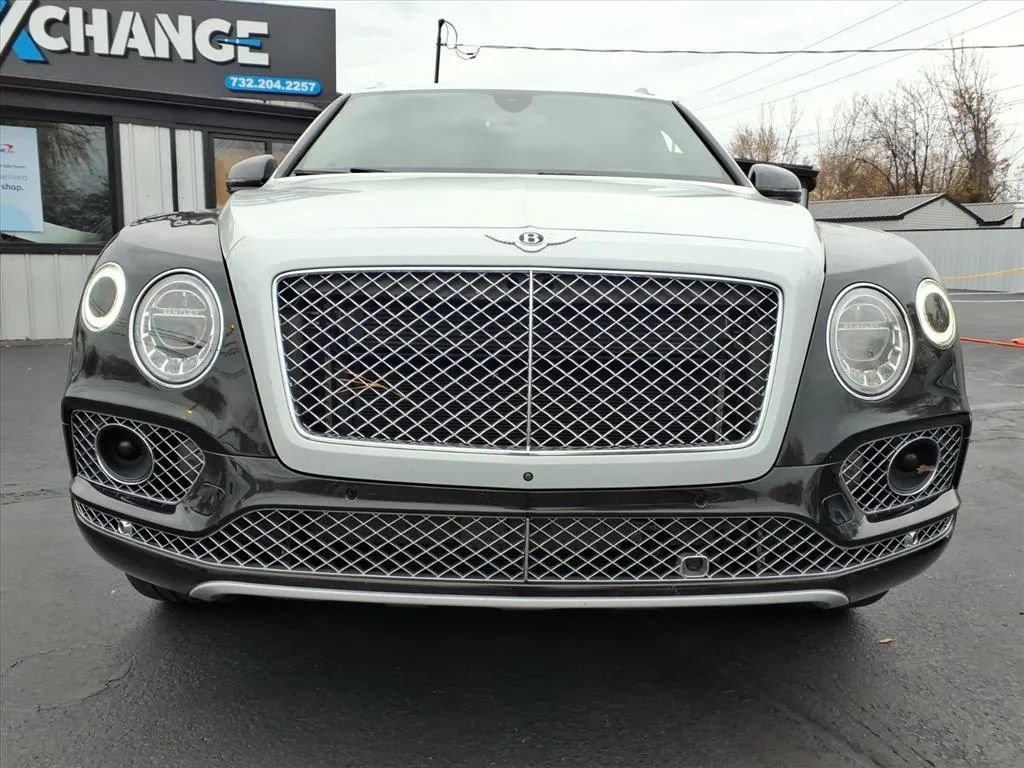 Used 2018 Bentley Bentayga AWD/4WD image 9