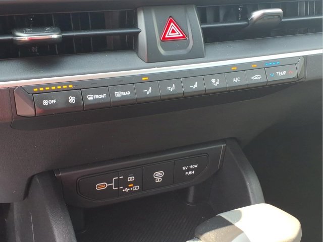 Used 2025 Kia K4 FWD image 10