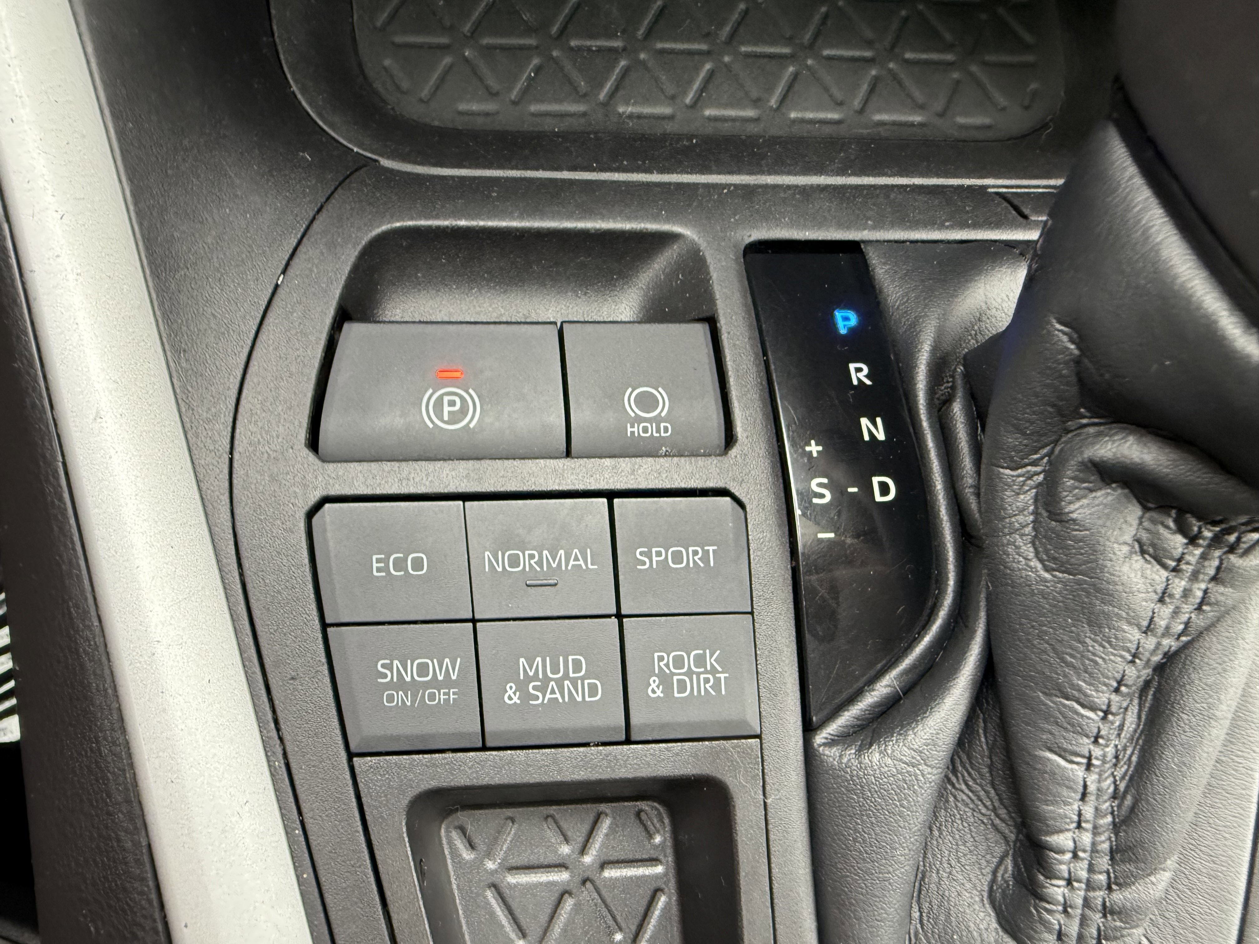 Certified 2022 Toyota RAV4 XLE Premium image 11