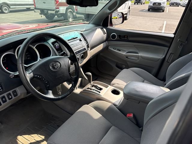 Used 2011 Toyota Tacoma 4x4 Access Cab V6 w/ TRD Off-Road Pkg image 16