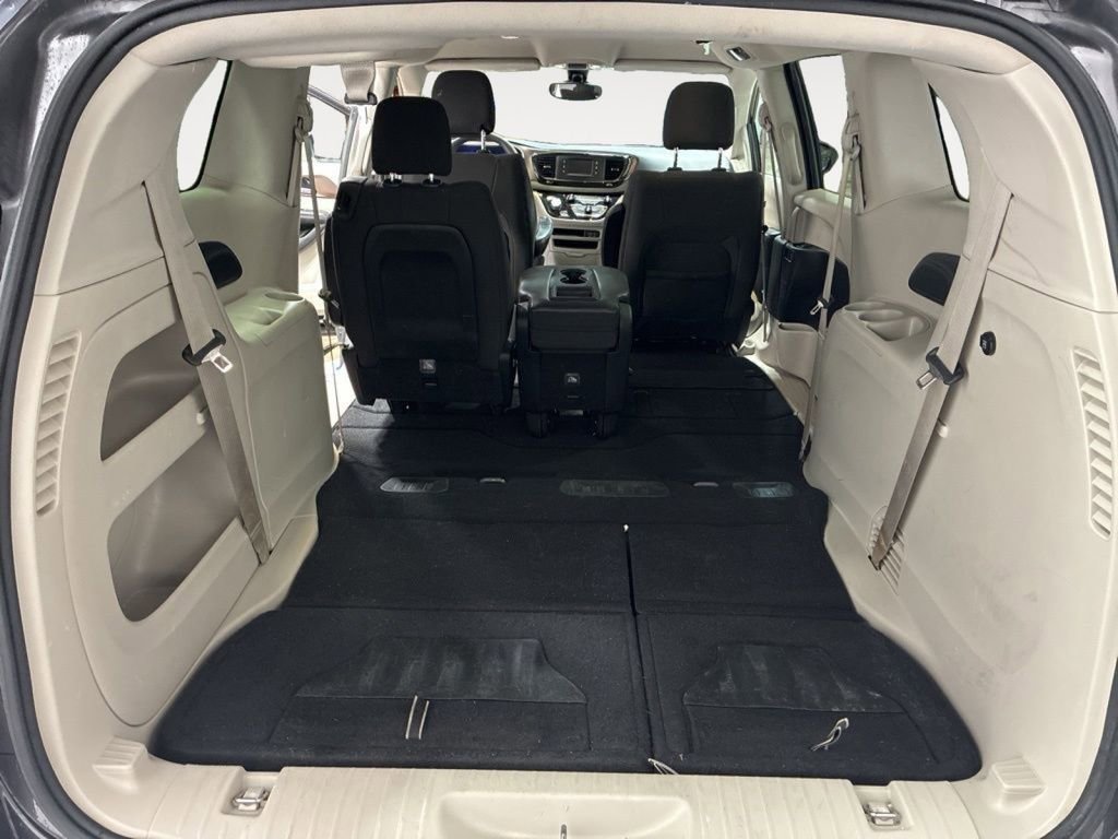 Used 2017 Chrysler Pacifica LX image 11