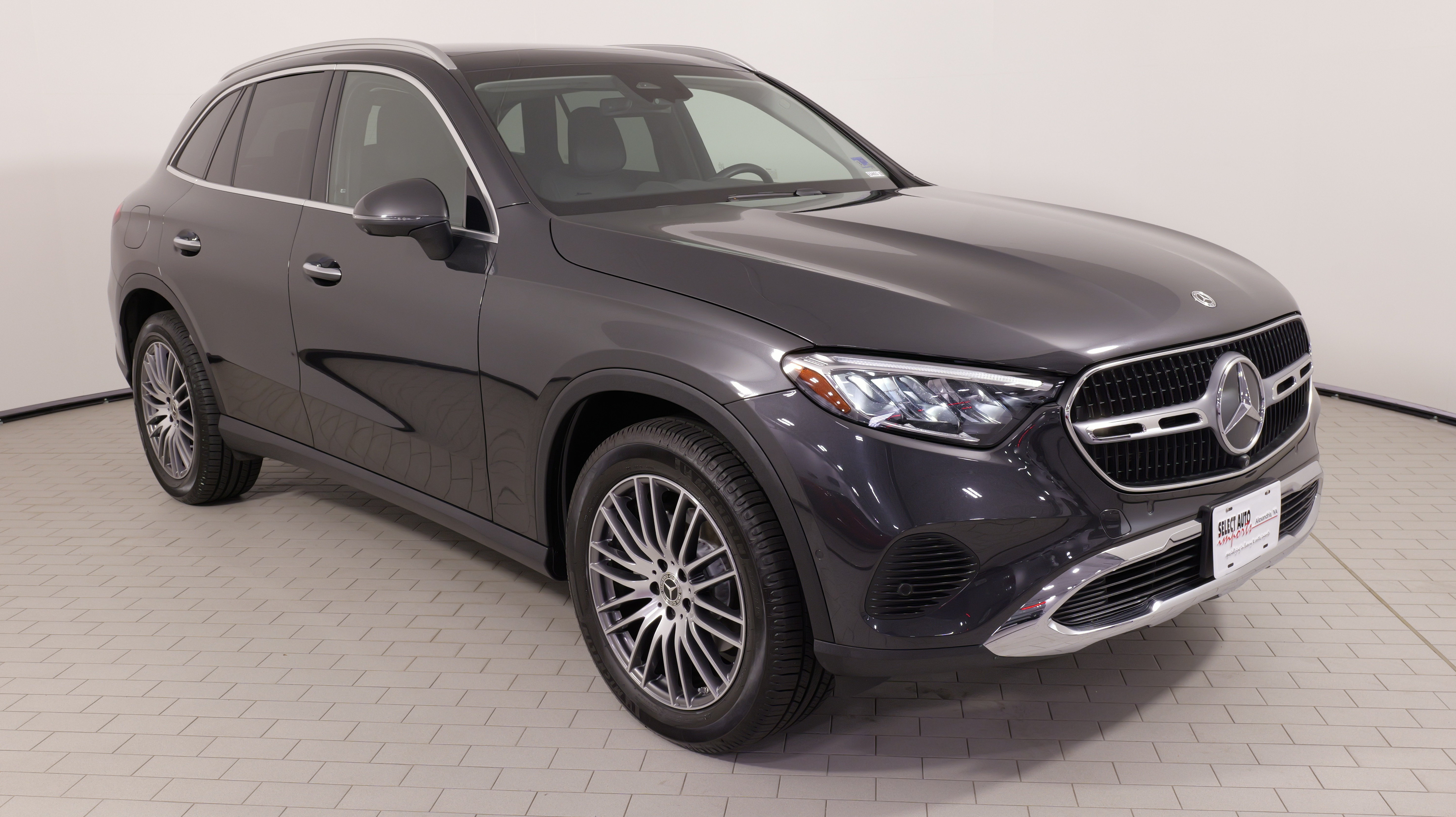 Used 2024 Mercedes-Benz GLC 300 4MATIC image 6