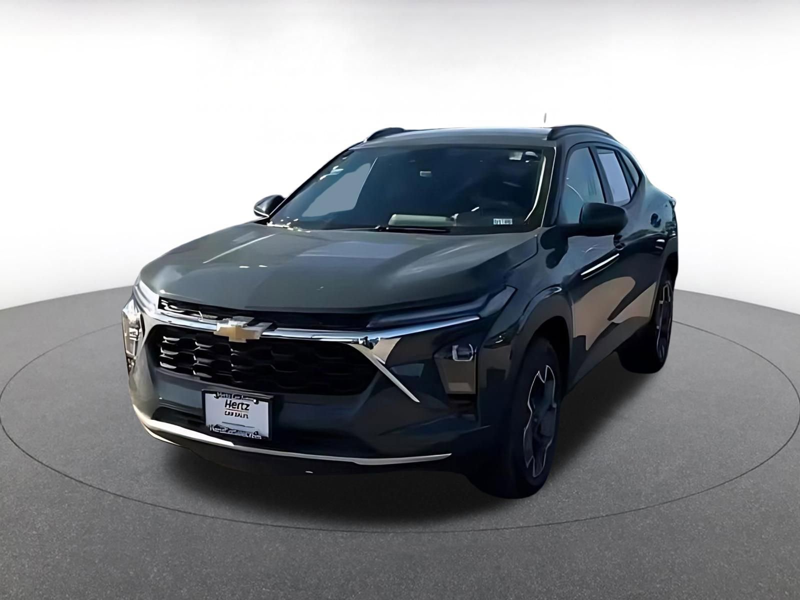 Used 2025 Chevrolet Trax LT FWD image 7